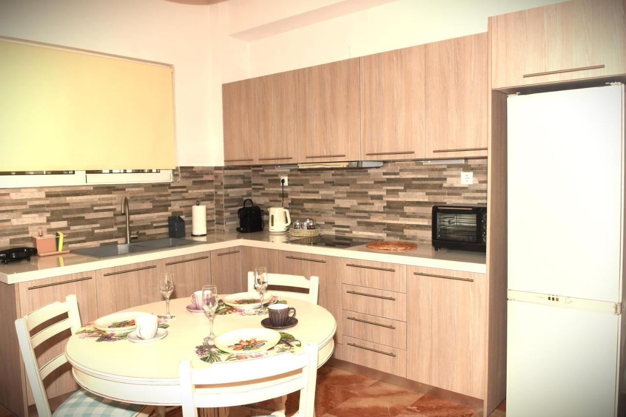 Appartamento Ellis House Agrinio Esterno foto